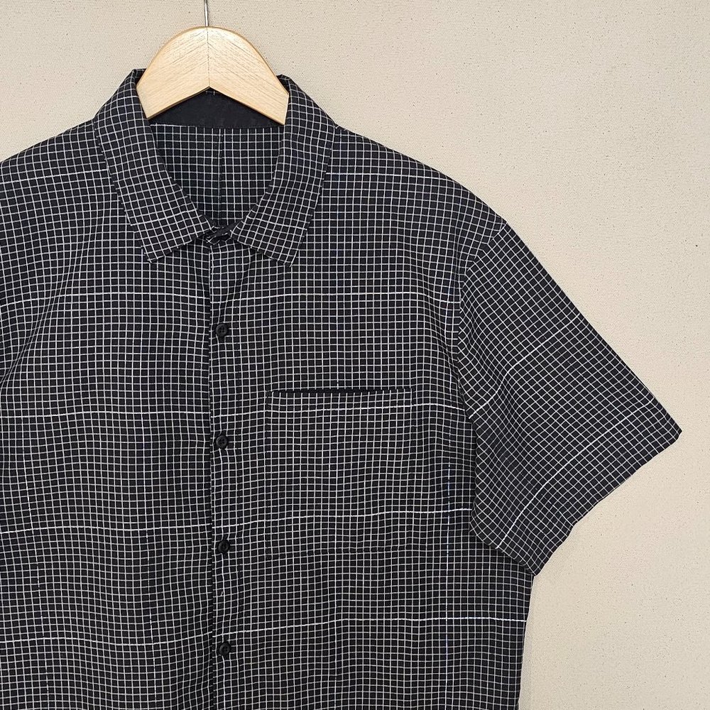 Lululemon Commission Short Sleeve Button Down XL